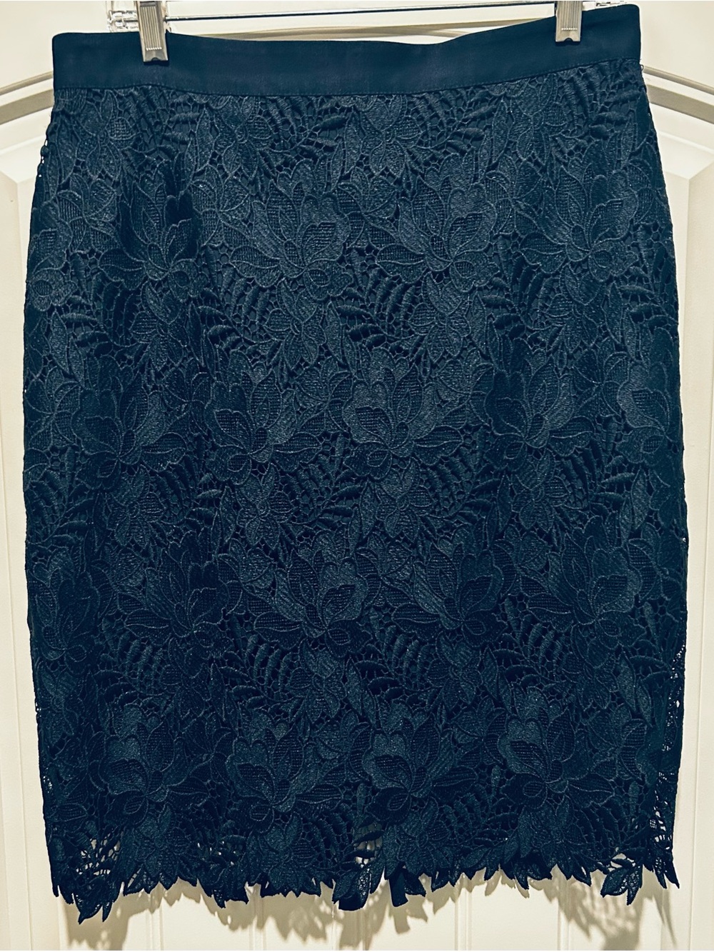 Ann Taylor Navy Floral Lace Sleeveless Camisole and Matching Skirt - Picture 2 of 3